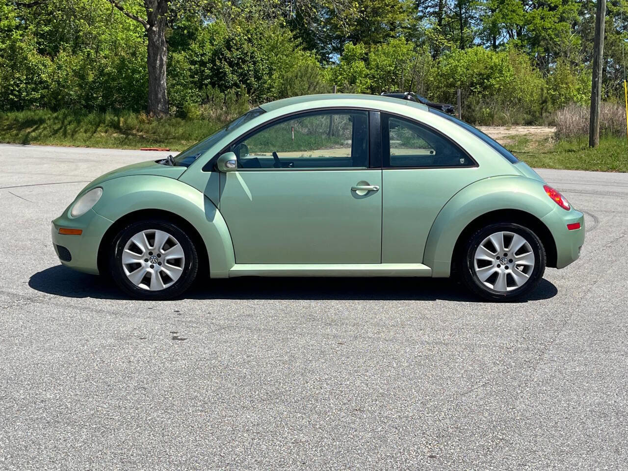 Used 2008 Volkswagen Beetle S FWD image 10
