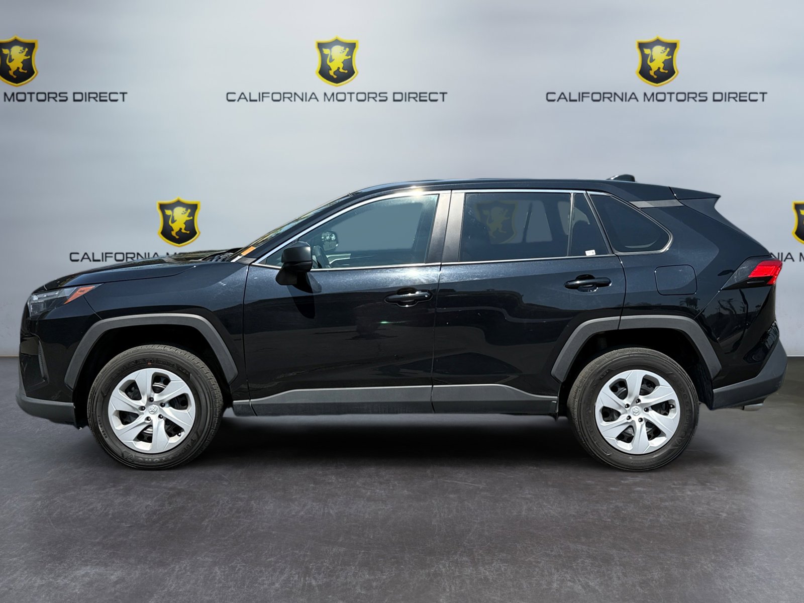 Used 2024 Toyota RAV4 LE image 2