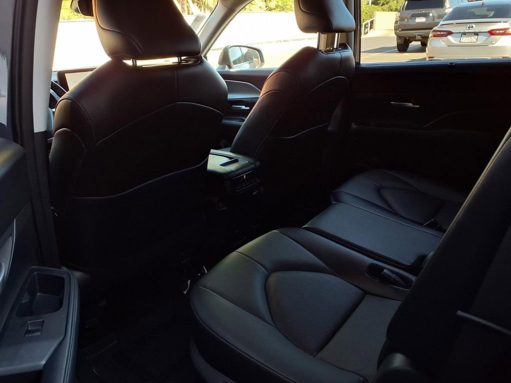 Certified 2024 Toyota Grand Highlander XLE image 44