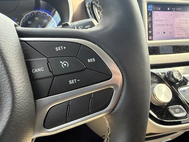 Used 2022 Chrysler Voyager LX FWD image 42