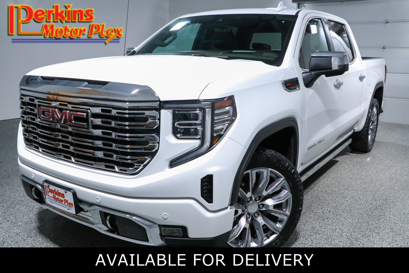 Used 2022 GMC Sierra 1500 Denali w/ Denali Reserve Package AWD/4WD image 1
