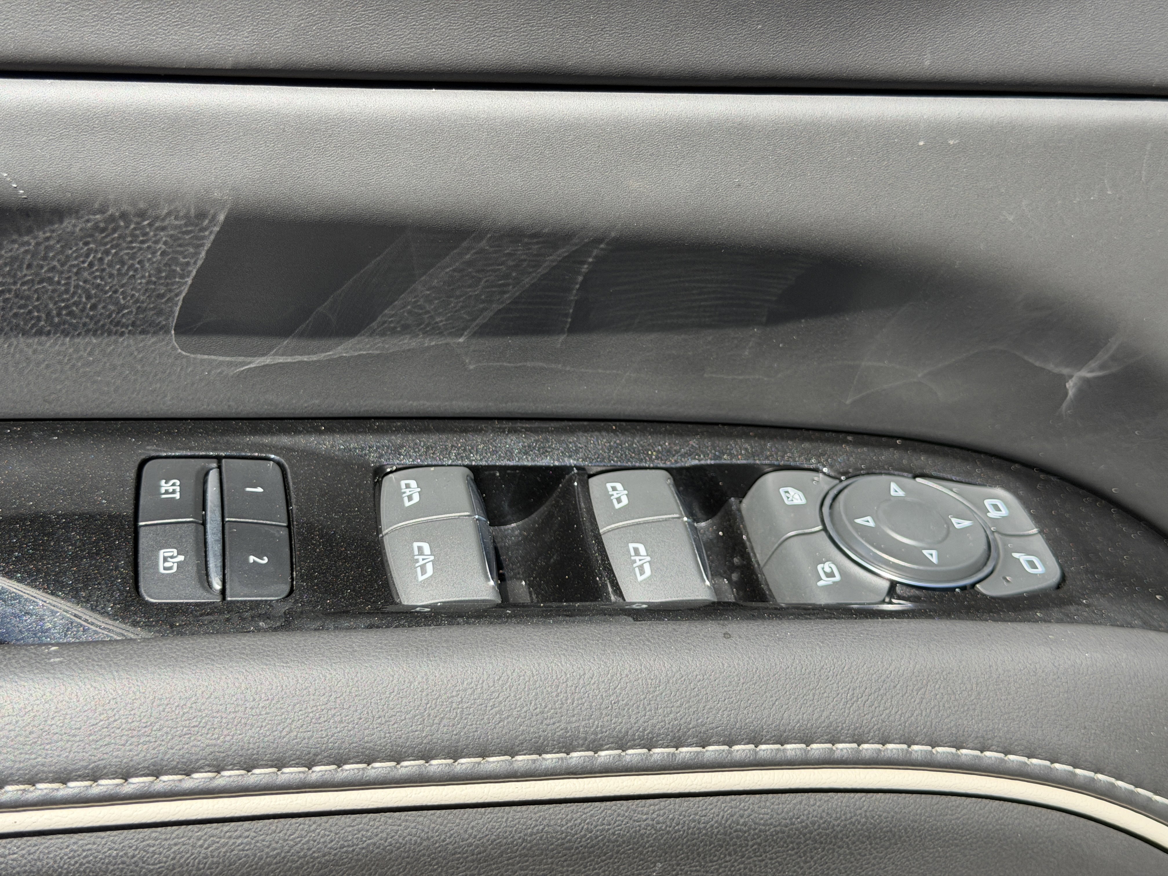 Certified 2022 Cadillac Escalade Premium Luxury Platinum w/ LPO, Radiant Package image 18