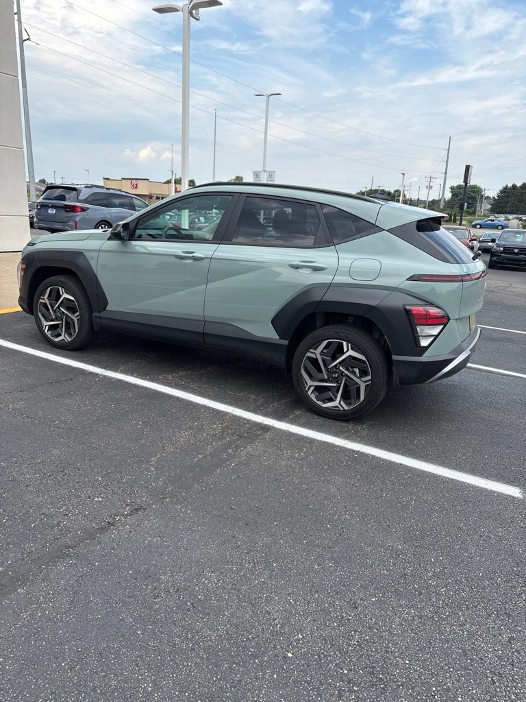 Used 2026 Hyundai Kona SEL Premium AWD/4WD image 4