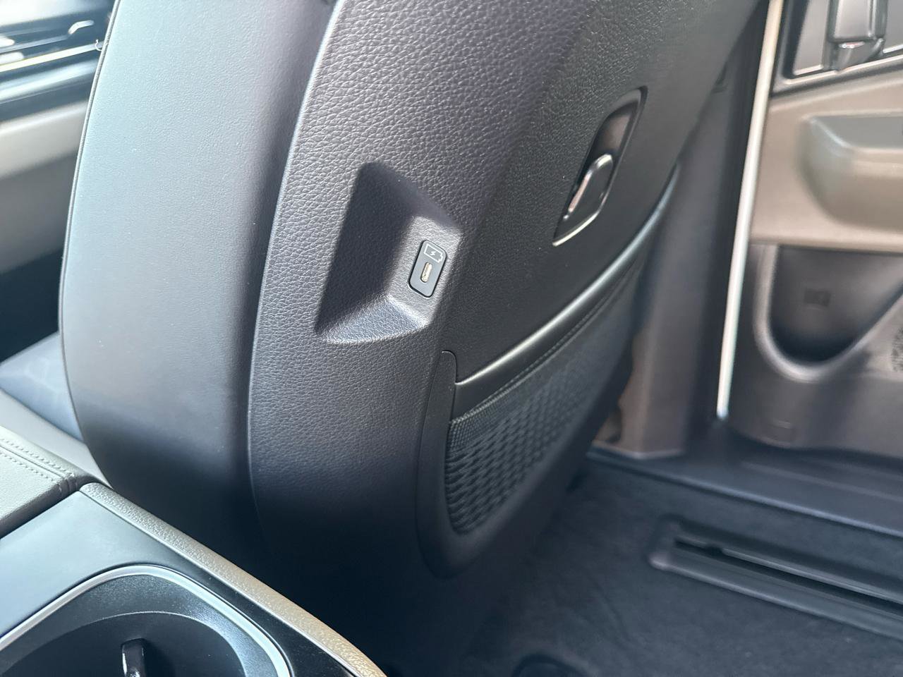 Used 2026 Kia Carnival LXS image 38