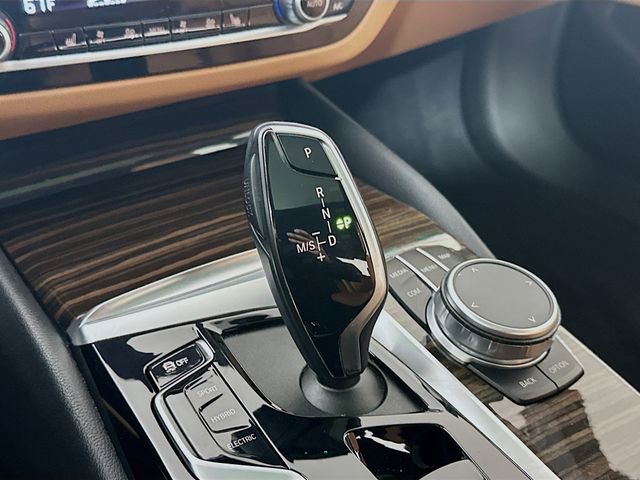 Used 2021 BMW 530e xDrive w/ Convenience Package image 18