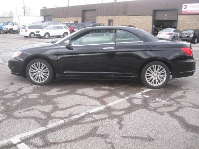 Used 2011 Chrysler 200 Limited FWD image 16