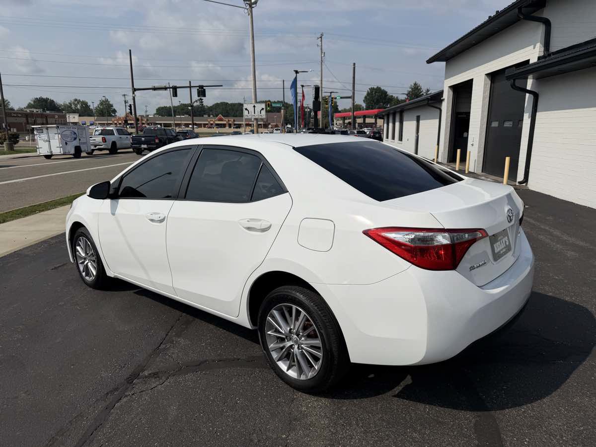 Used 2014 Toyota Corolla LE FWD image 3