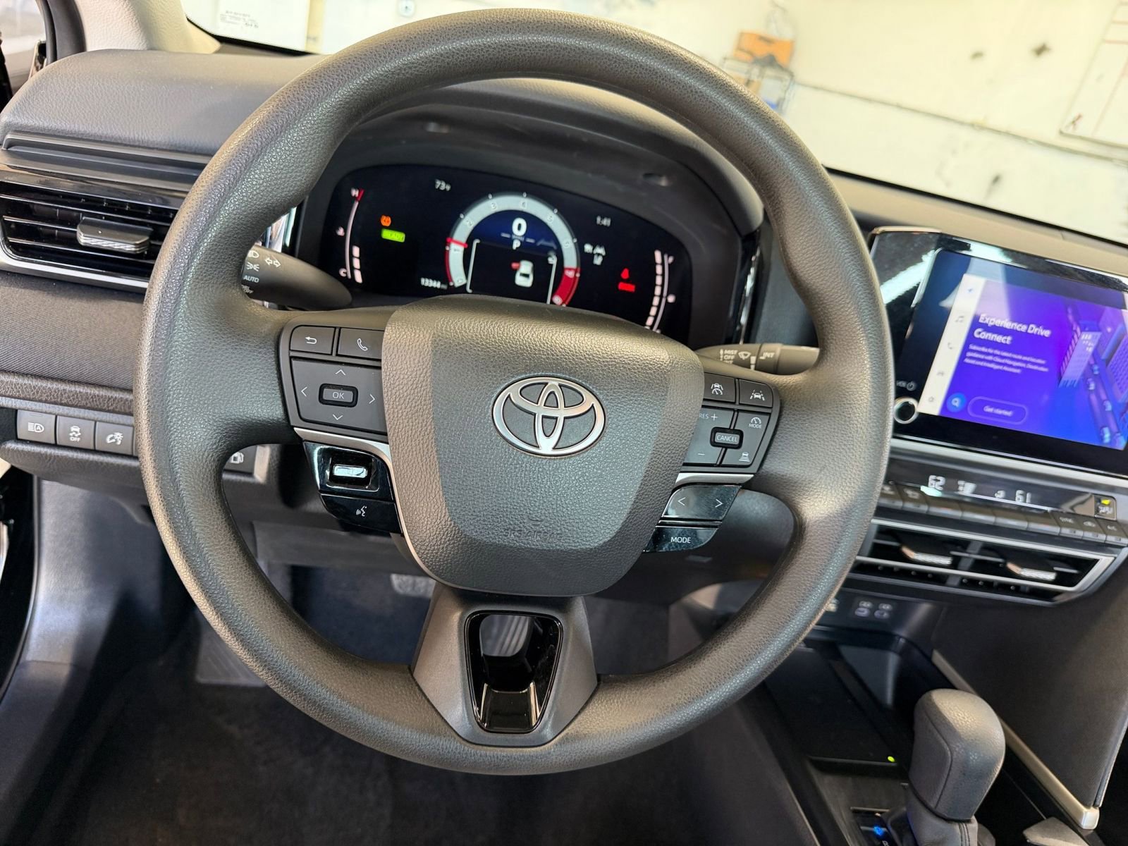 Used 2025 Toyota Camry LE image 27