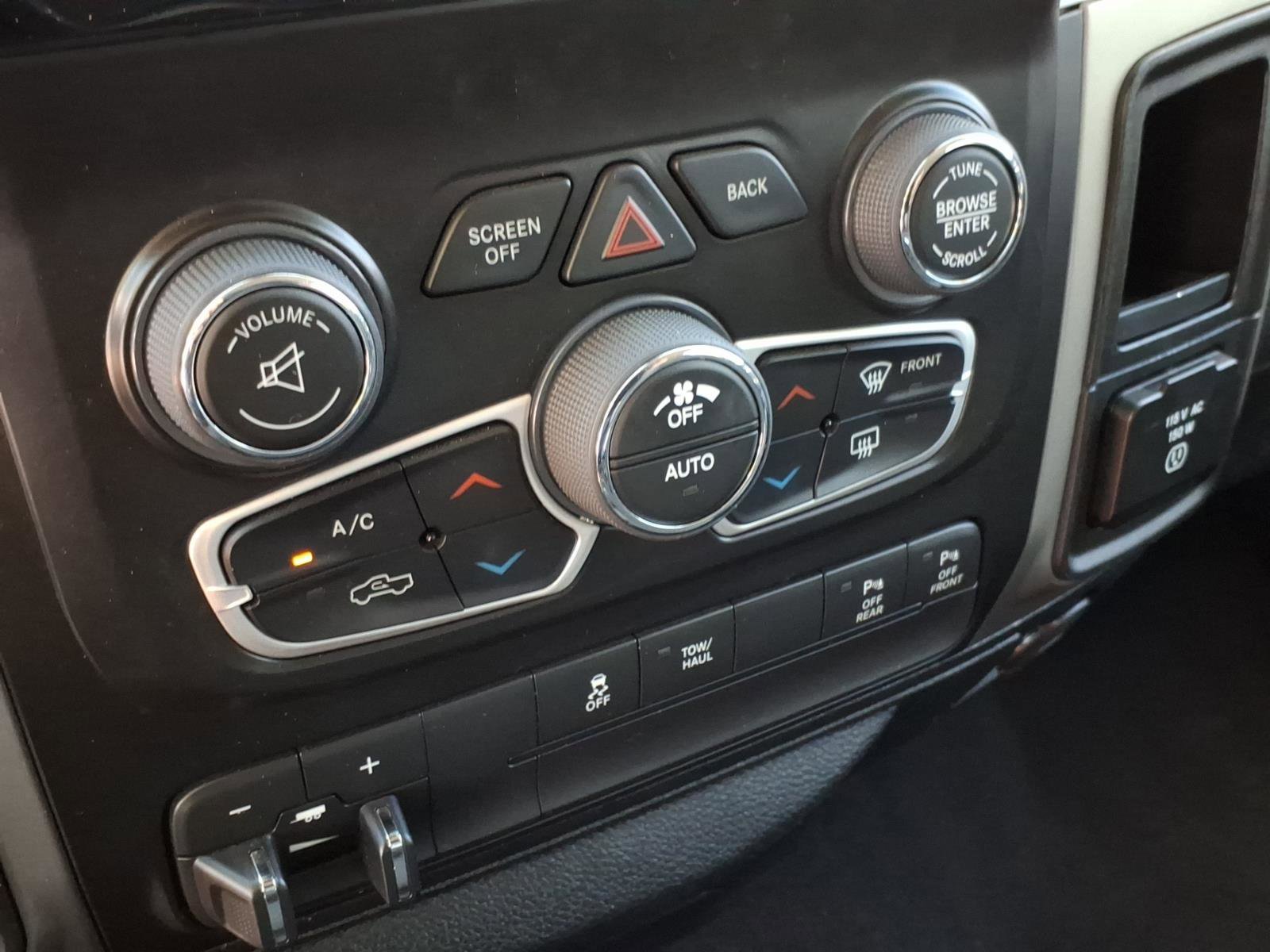 Used 2017 RAM 1500 Big Horn RWD image 24