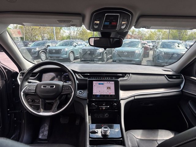 Used 2022 Jeep Grand Cherokee L Limited AWD/4WD image 19