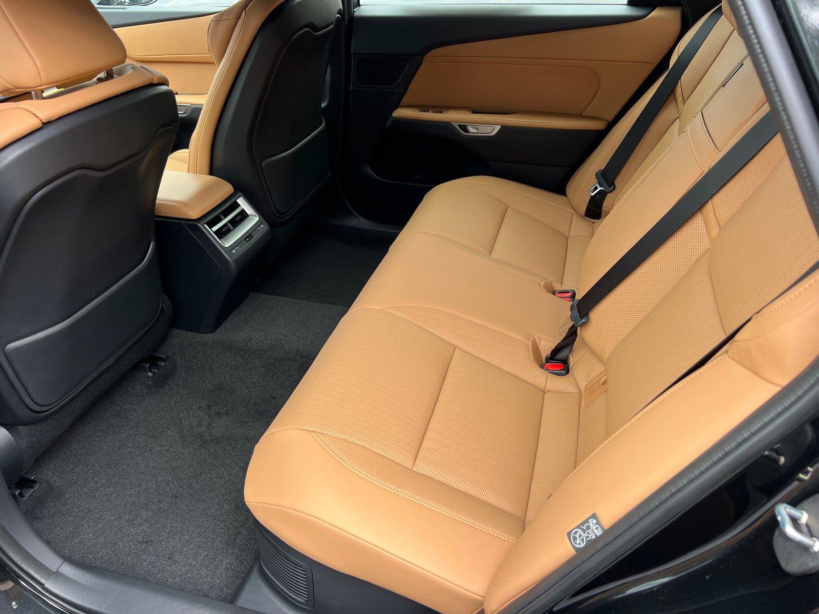 New 2026 Lexus ES 350h FWD image 14
