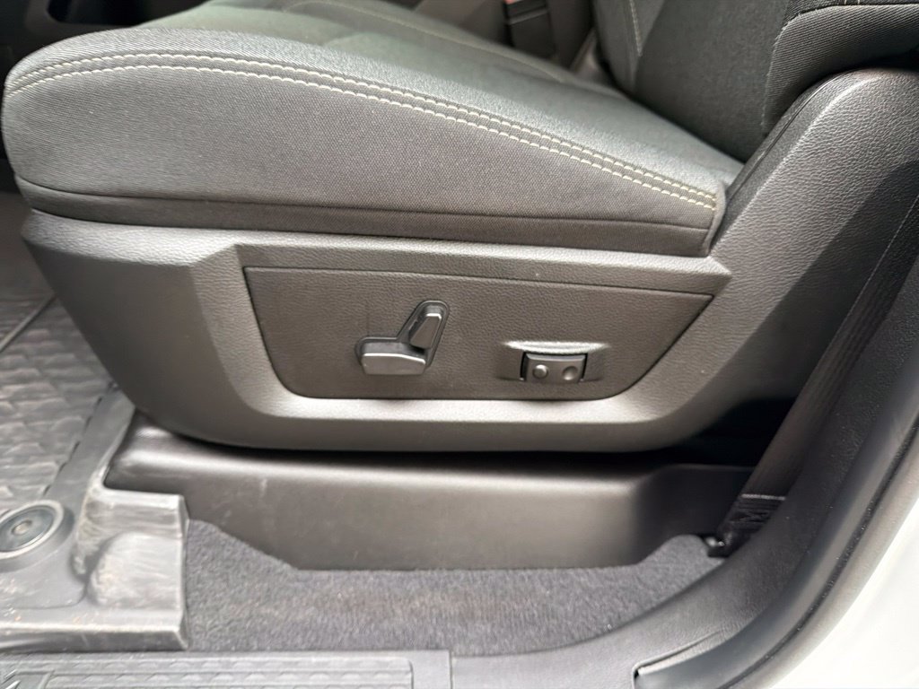 Used 2025 RAM 3500 Big Horn AWD/4WD image 45