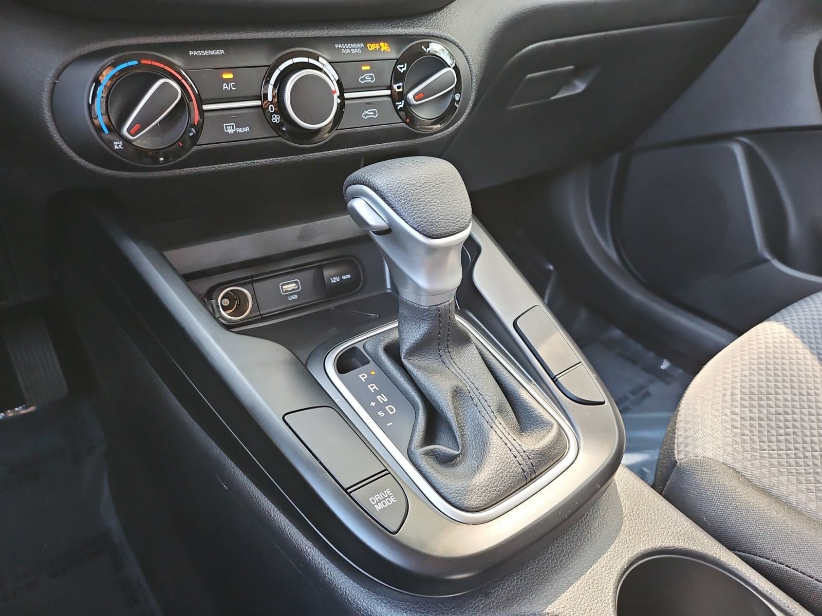 Used 2025 Kia Soul LX FWD image 18
