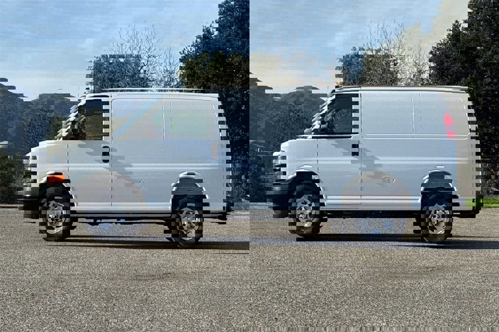 New 2025 Chevrolet Express 2500 w/ Enhanced Convenience Package image 7