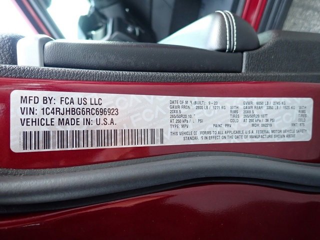 Certified 2024 Jeep Grand Cherokee Limited image 18