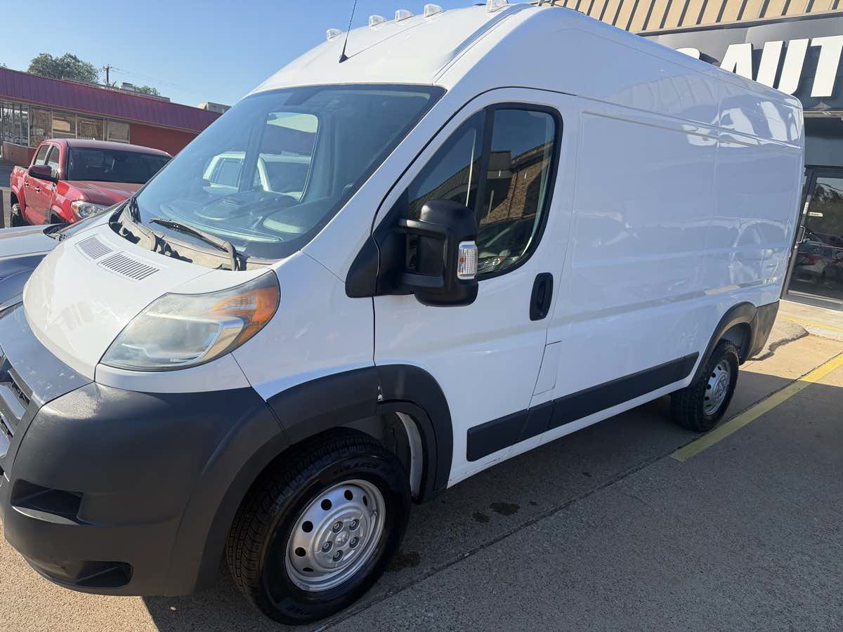 Used 2018 RAM ProMaster 2500 FWD image 4