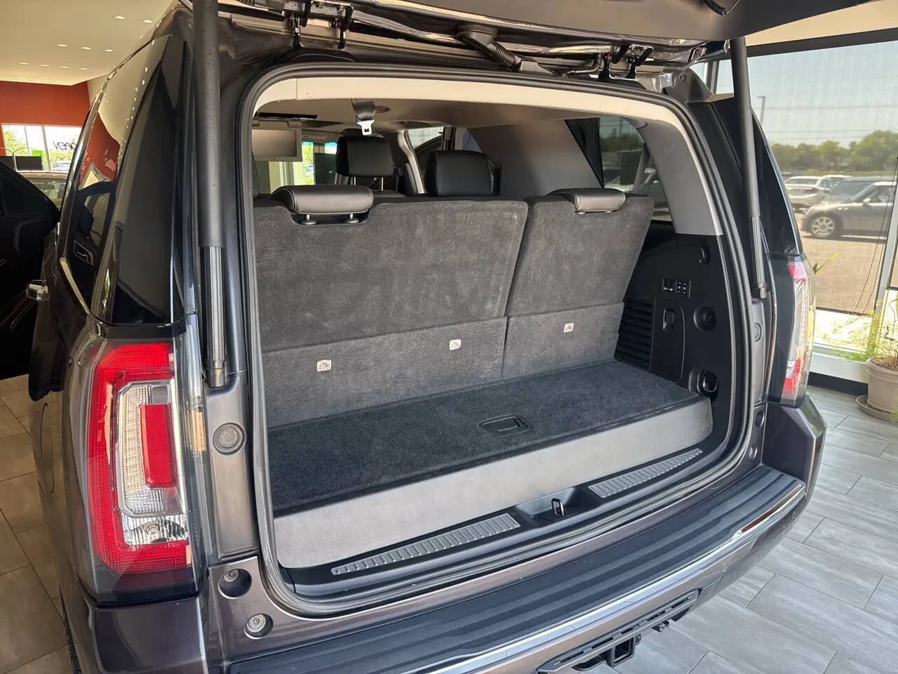 Used 2018 GMC Yukon Denali w/ Open Road Package AWD/4WD image 25