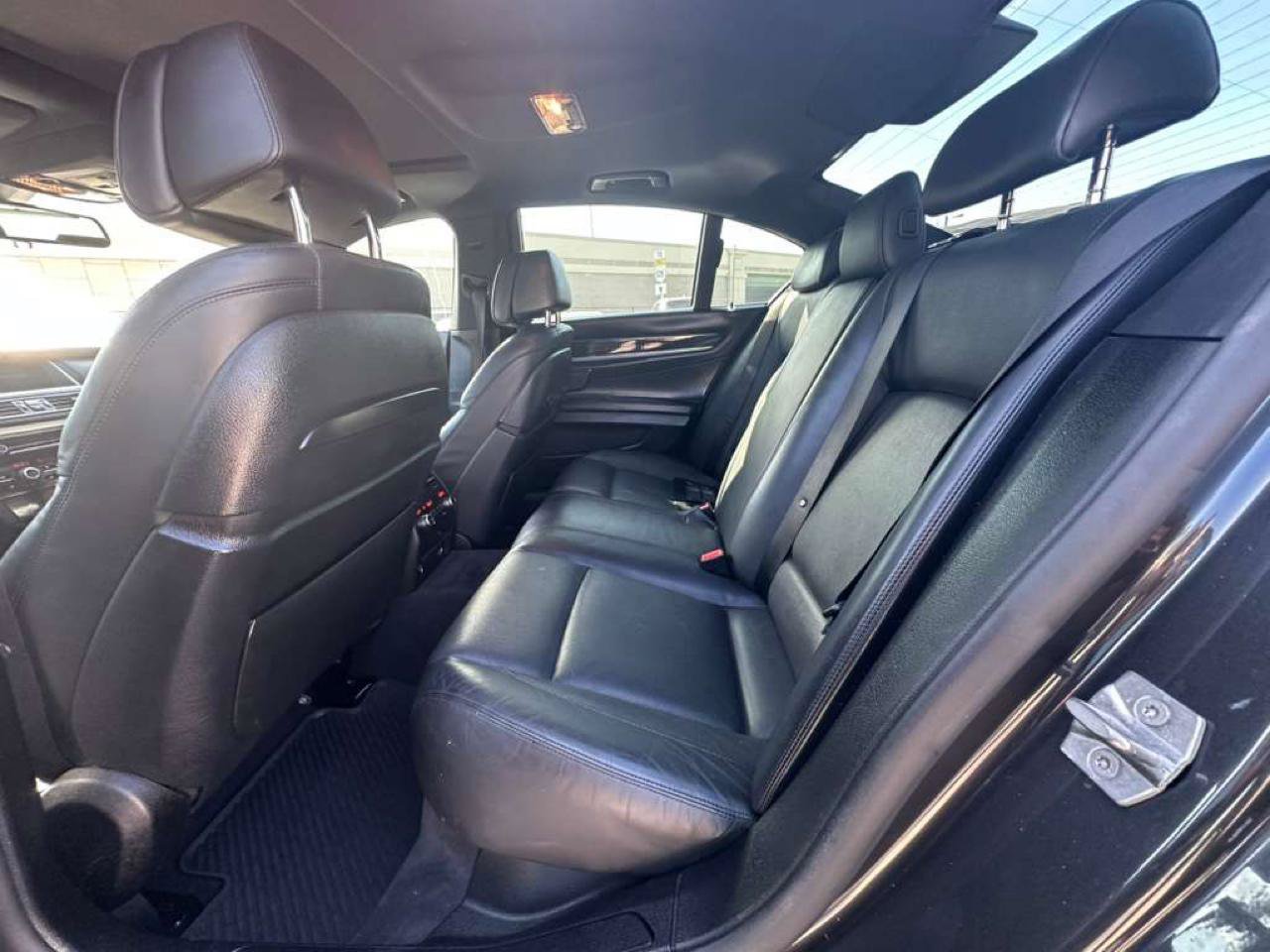 Used 2015 BMW 740i RWD image 10