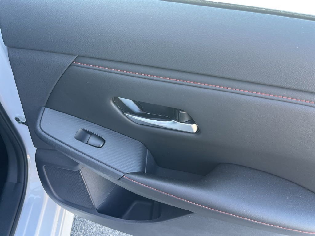 Used 2025 Nissan Sentra SR w/ SR Premium Package image 24