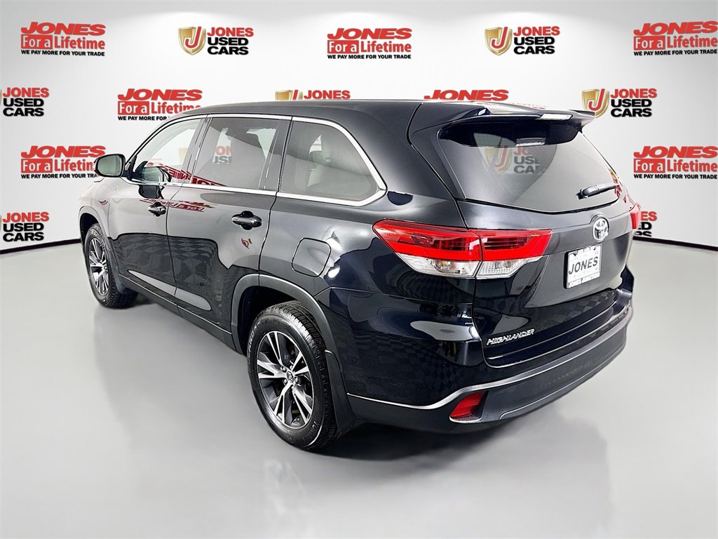 Certified 2019 Toyota Highlander LE image 2