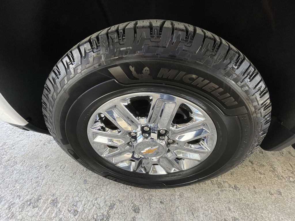 Certified 2024 Chevrolet Silverado 3500 High Country w/ High Country Premium Package image 32