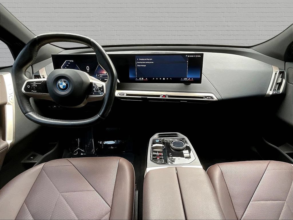 Used 2024 BMW iX xDrive50 w/ Premium Package AWD/4WD image 7