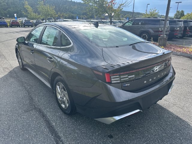Certified 2025 Hyundai Sonata SE FWD image 3