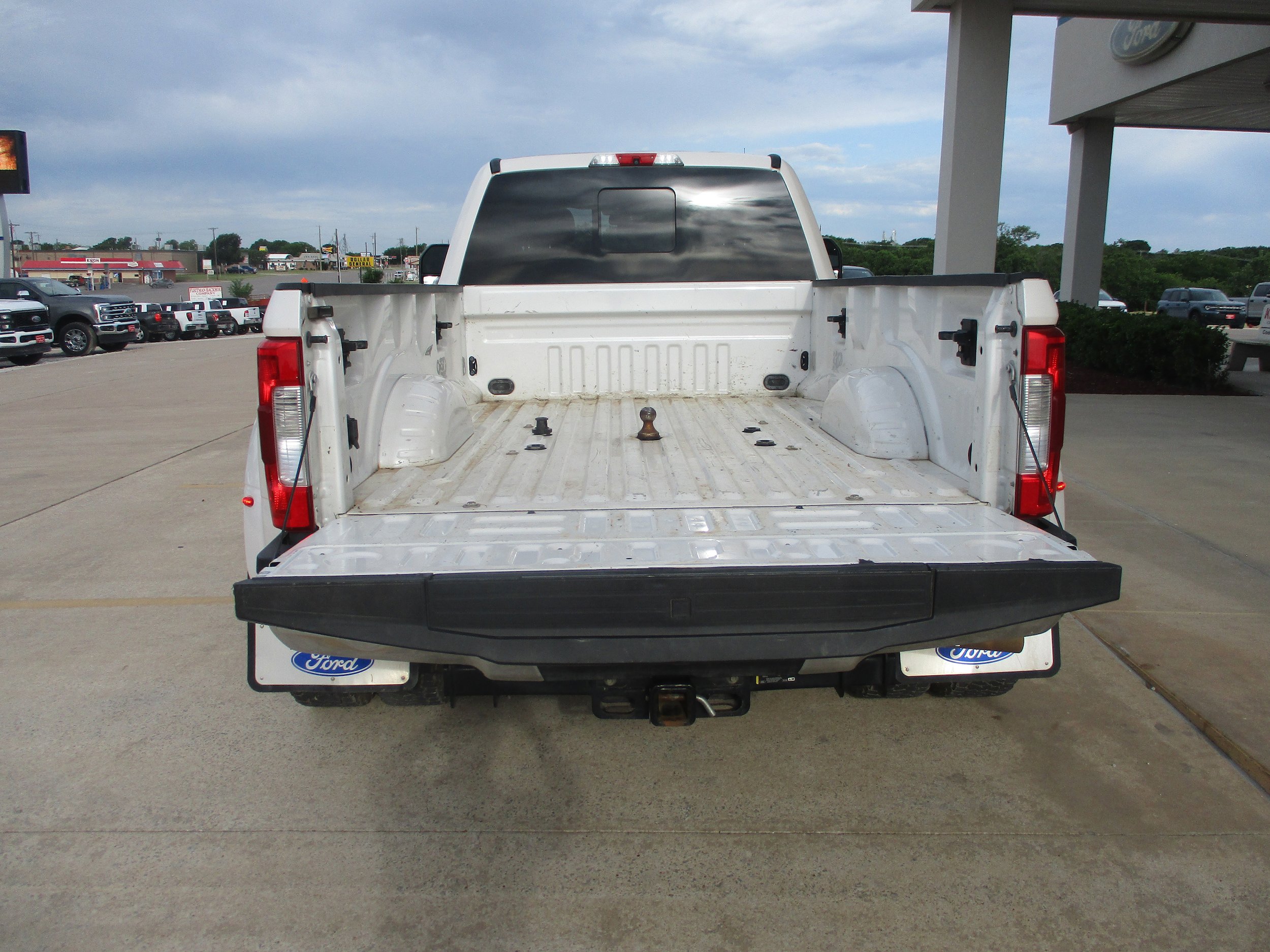 Used 2019 Ford F350 Lariat w/ Lariat Ultimate Package AWD/4WD image 11