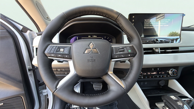 New 2026 Mitsubishi Outlander SEL AWD/4WD image 15