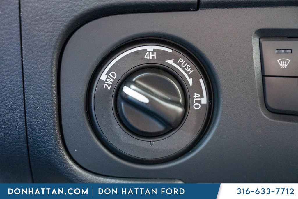 Used 2025 Nissan Frontier PRO-4X AWD/4WD image 13