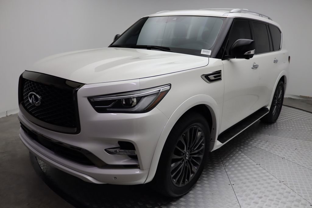 Used 2024 INFINITI QX80 Sensory image 2