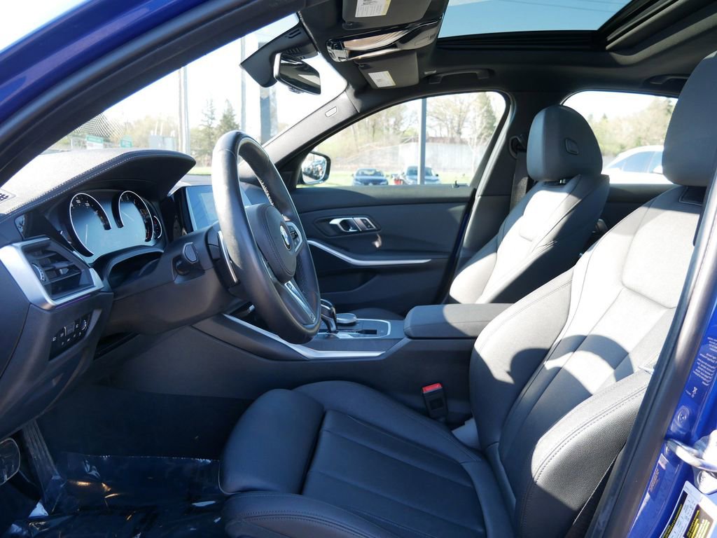 Used 2020 BMW 330i xDrive Sedan w/ M Sport Package AWD/4WD image 9