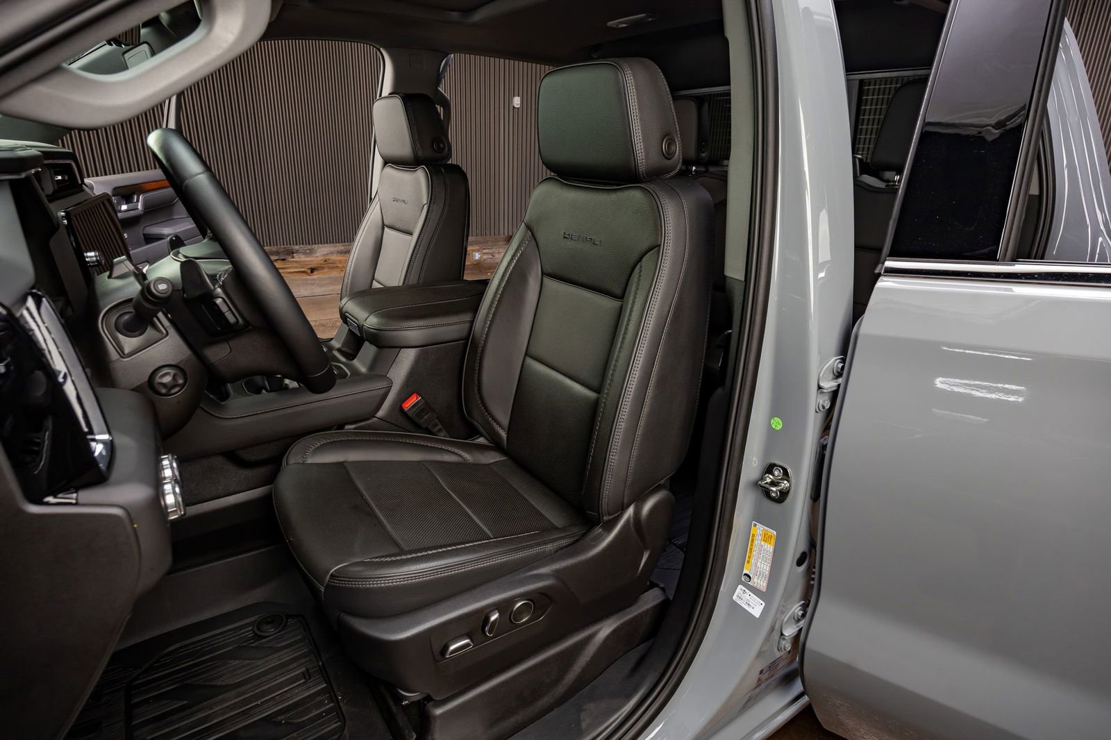 Used 2025 GMC Sierra 1500 Denali w/ Technology Package image 30