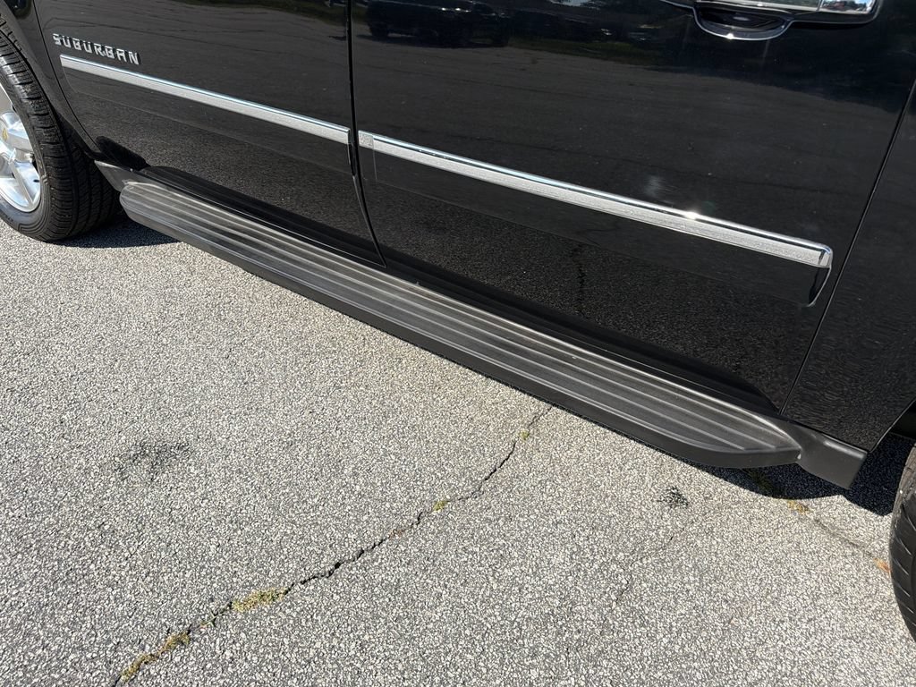 Used 2012 Chevrolet Suburban LTZ RWD image 12
