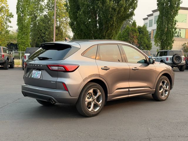 Certified 2023 Ford Escape ST-Line Select w/ Tech Pack #2 AWD/4WD image 4