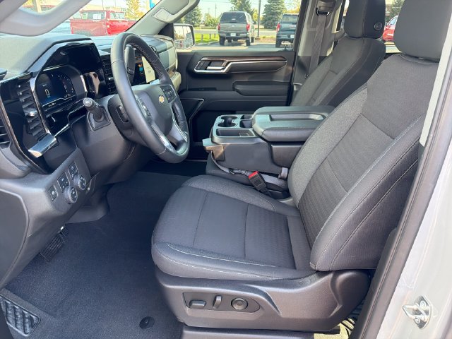 Used 2024 Chevrolet Silverado 1500 LT AWD/4WD image 9