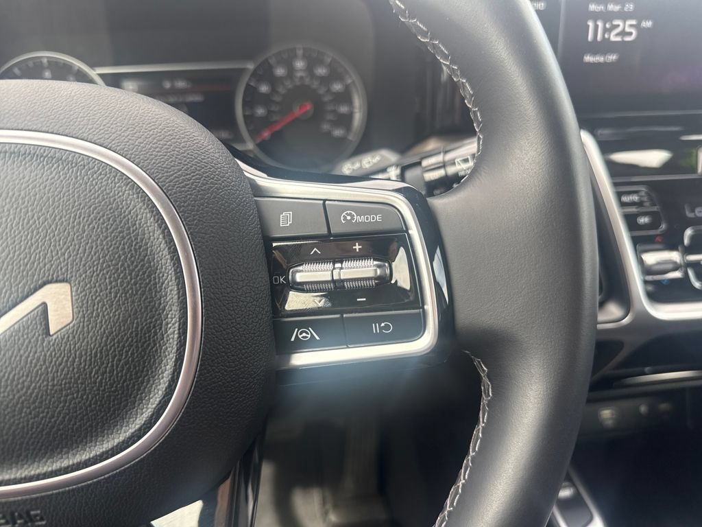 Used 2023 Kia Sorento S AWD/4WD image 16