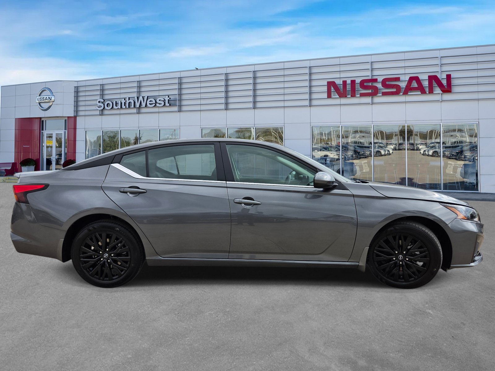 New 2026 Nissan Altima 2.5 SV FWD image 4