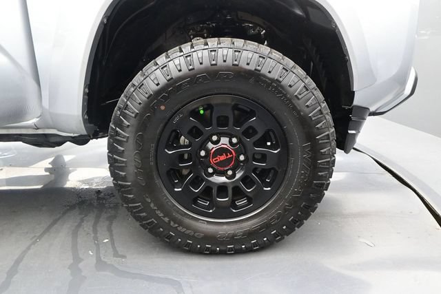 Used 2022 Toyota Tacoma SR5 AWD/4WD image 18