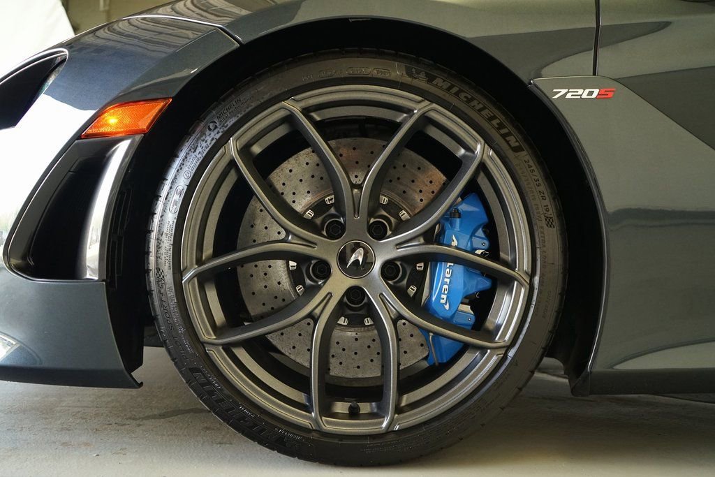 Used 2020 McLaren 720S Spider RWD image 35
