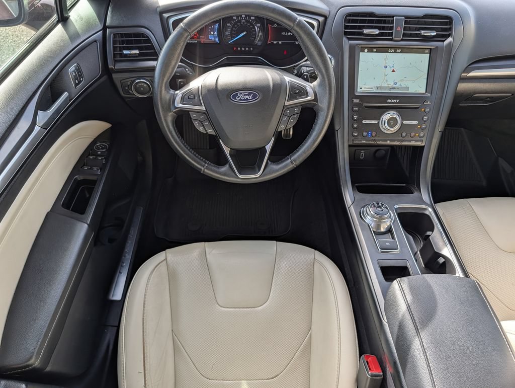 Used 2018 Ford Fusion Titanium FWD image 13