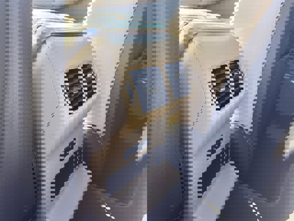 Used 2021 Land Rover Range Rover Velar S image 32