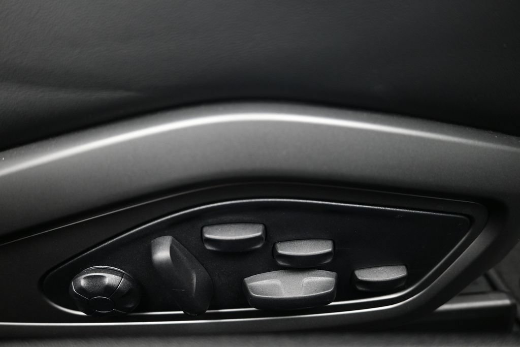 Certified 2025 Porsche 911 Carrera RWD image 13