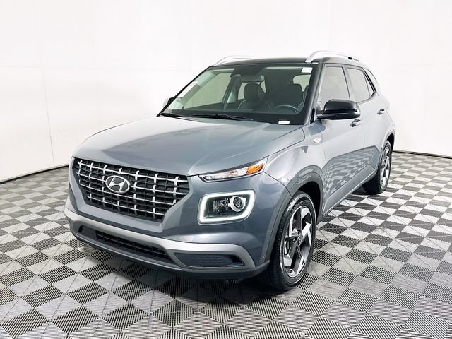 Used 2023 Hyundai Venue Limited w/ Cargo Package FWD image 7