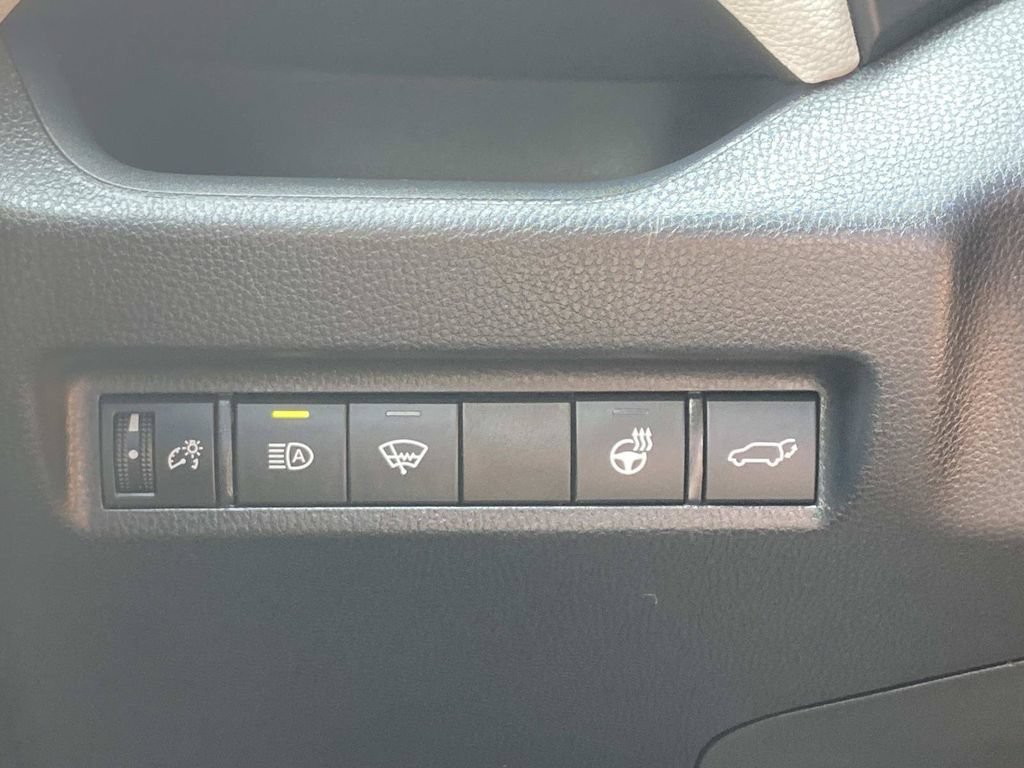 Used 2020 Toyota RAV4 XLE w/ Convenience Package AWD/4WD image 30