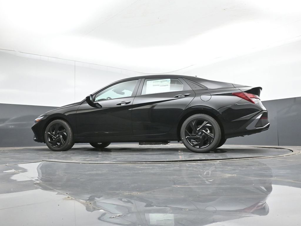 New 2026 Hyundai Elantra Sport FWD image 11