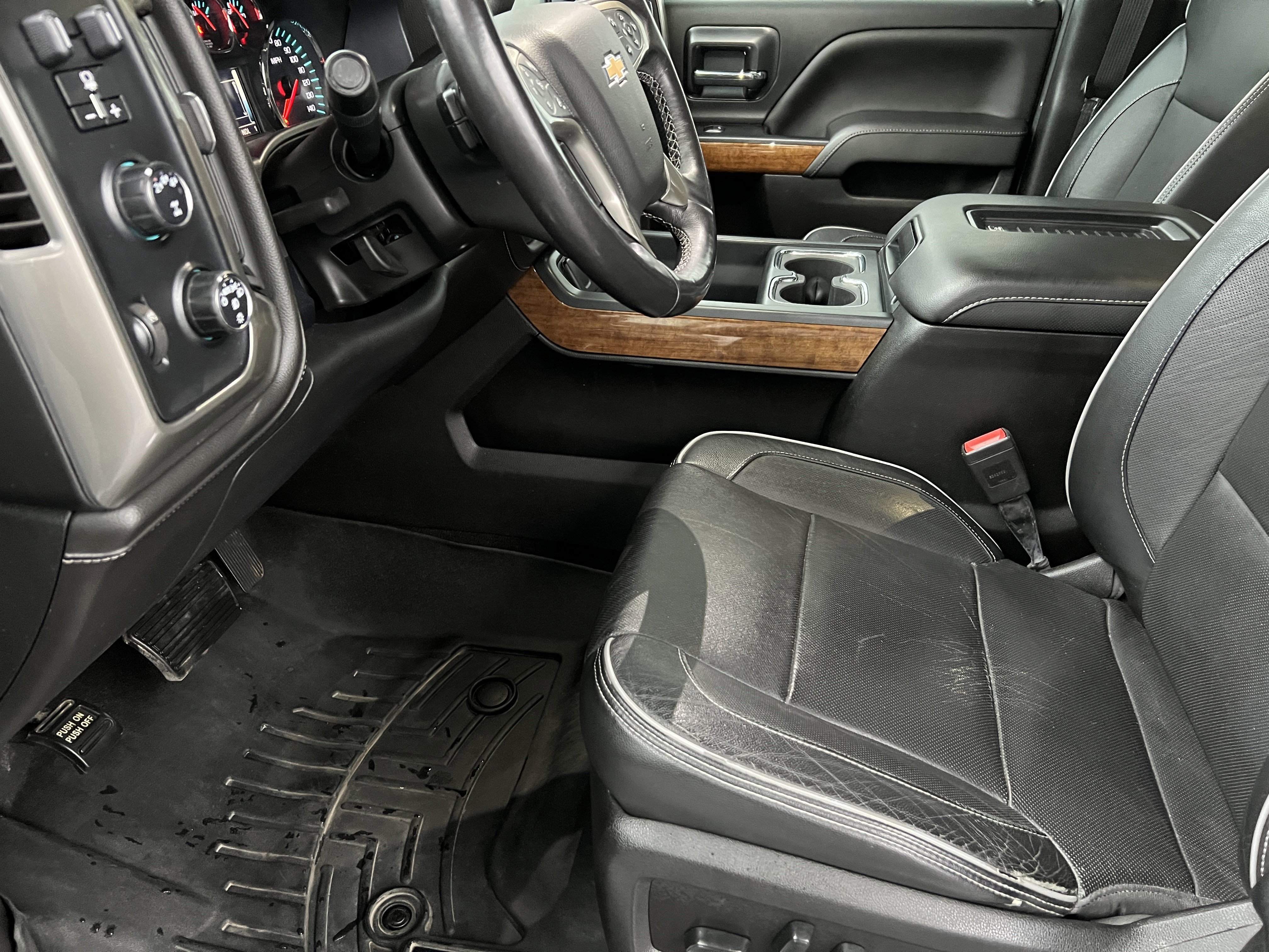 Used 2018 Chevrolet Silverado 2500 High Country w/ Duramax Plus Package image 16