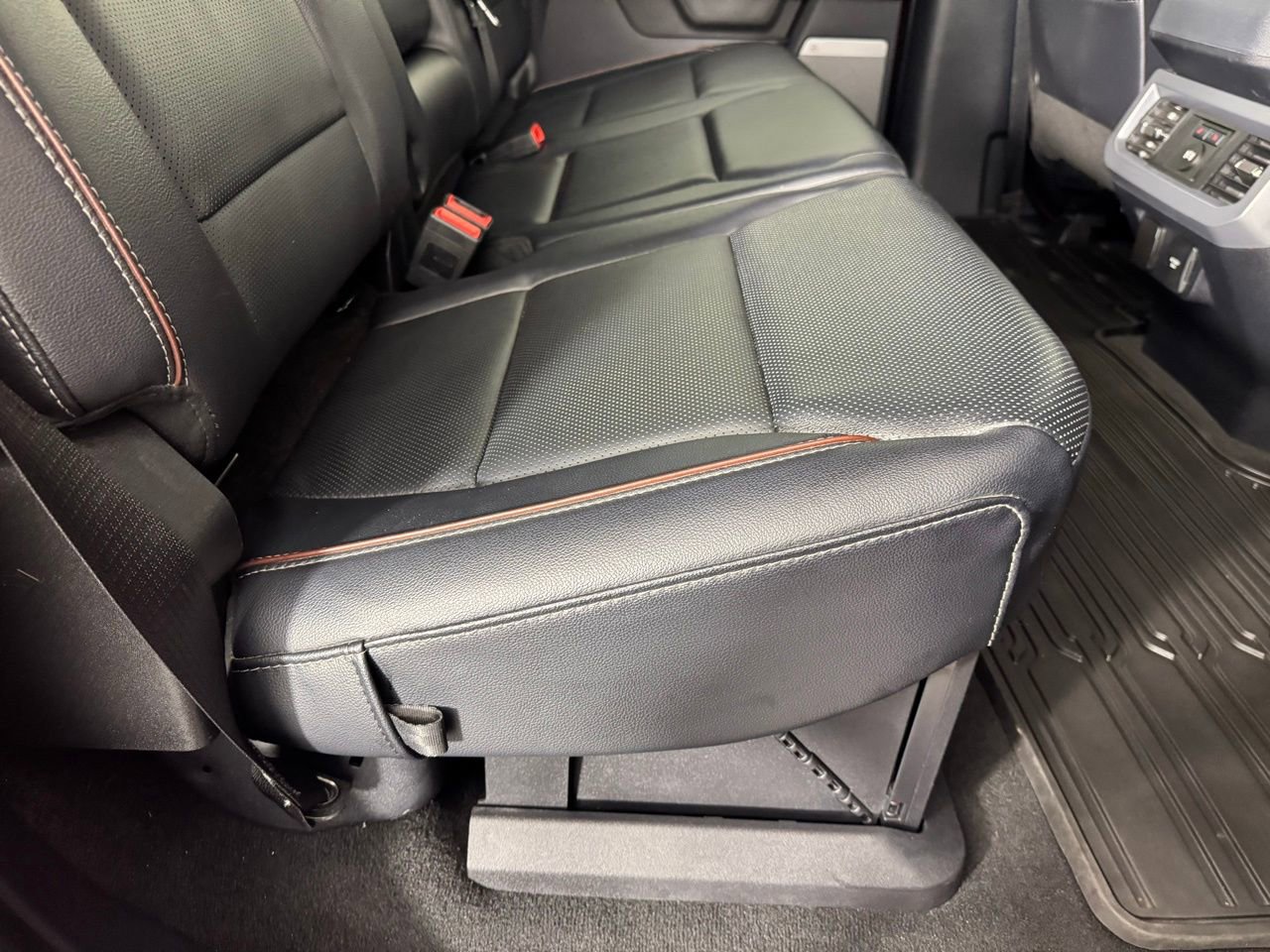 Used 2024 Ford F250 Lariat w/ Lariat Ultimate Package image 27