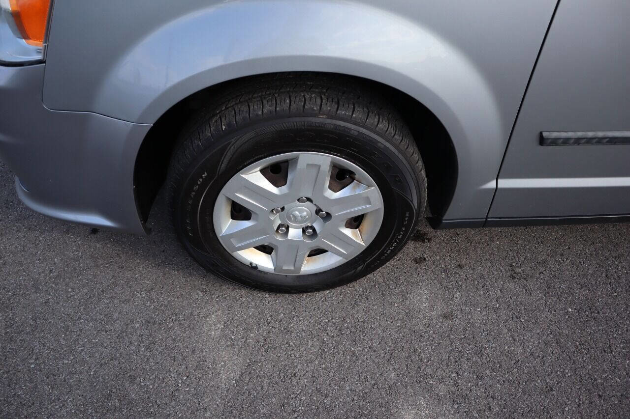 Used 2013 RAM C/V Tradesman image 37