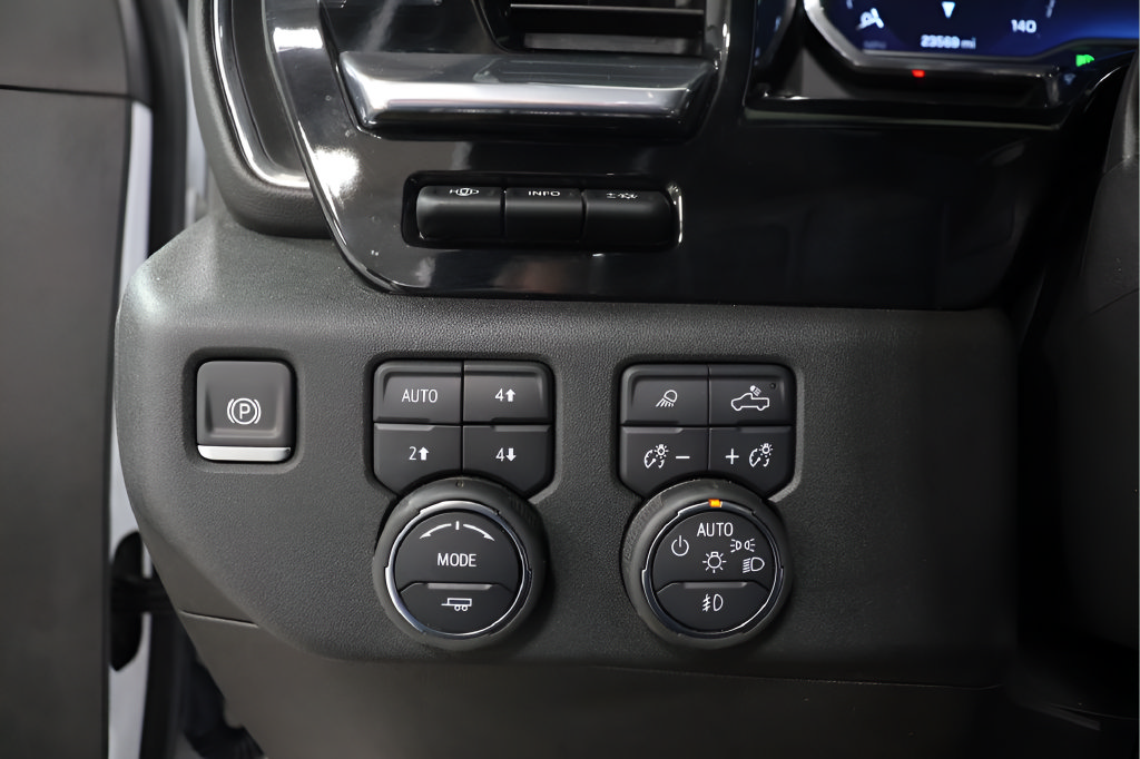 Used 2024 Chevrolet Silverado 2500 High Country w/ High Country Premium Package AWD/4WD image 17